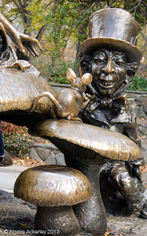 Mad Hatter in Alcie in Wonderland statue