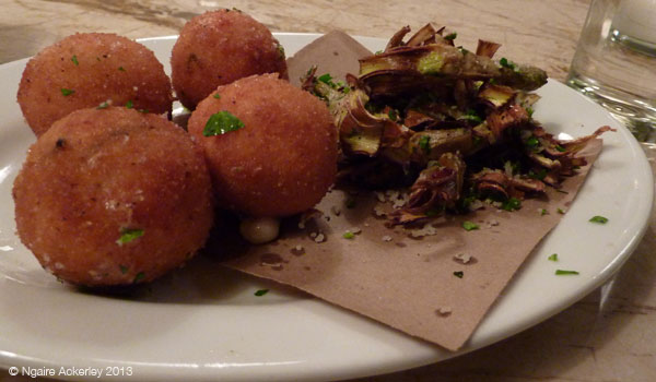 Starter of Cheese Rice Balls and Artichokes