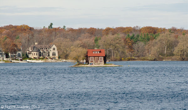 Small isolated house in Thousand Islands