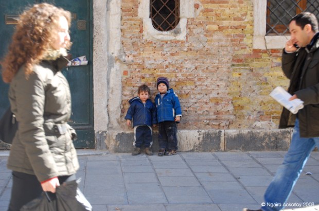 'Stand by me', children in Venice, Italy