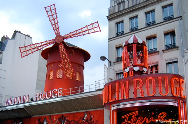 Moulin Rouge - one spot I wish I'd seen a show in!