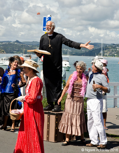 Street theatre, Russell