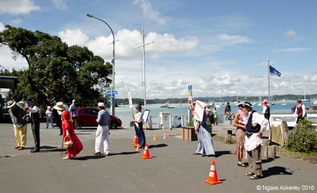 Street theatre, Russell
