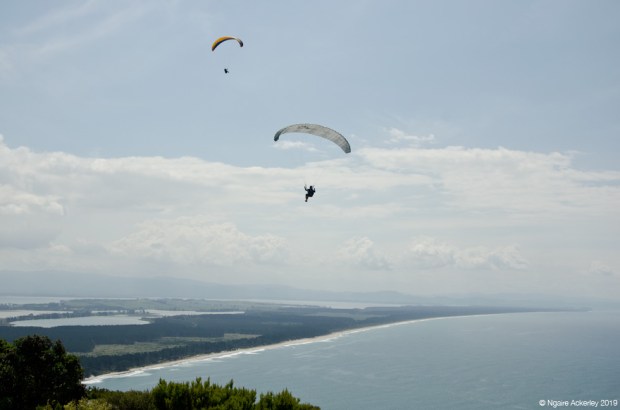 Paragliders, Mount Maunganui